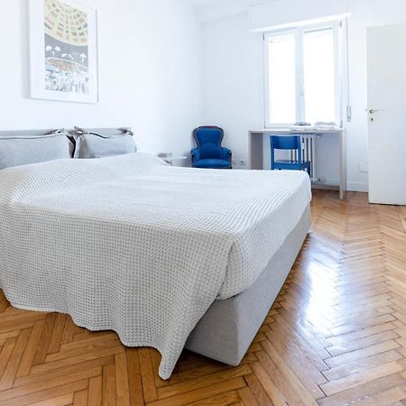 Milan Flat 5 Min From Duomo With Park For Small Cars Appartement Buitenkant foto