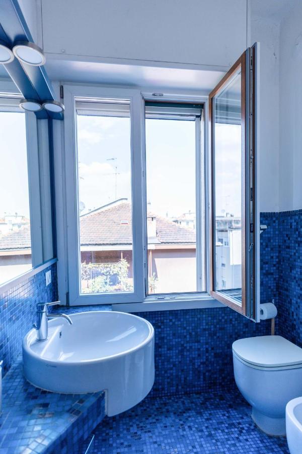Milan Flat 5 Min From Duomo With Park For Small Cars Buitenkant foto