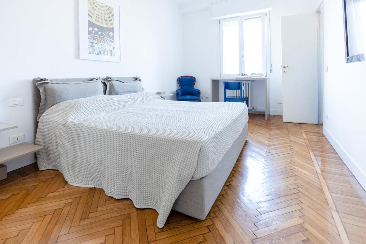 Milan Flat 5 Min From Duomo With Park For Small Cars Appartement Buitenkant foto