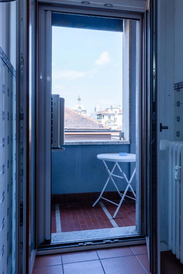 Milan Flat 5 Min From Duomo With Park For Small Cars Appartement Buitenkant foto