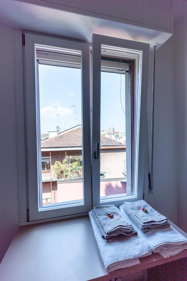 Milan Flat 5 Min From Duomo With Park For Small Cars Buitenkant foto