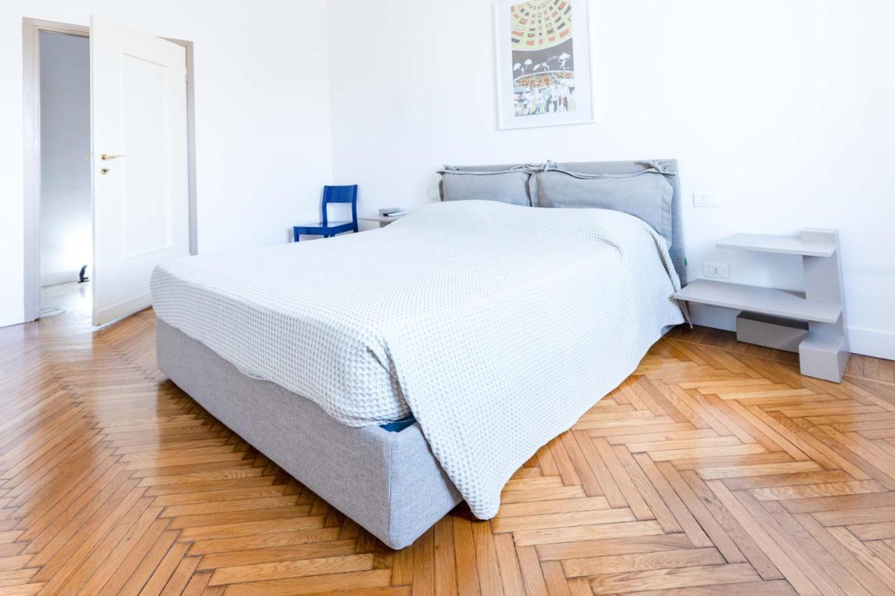 Milan Flat 5 Min From Duomo With Park For Small Cars Buitenkant foto
