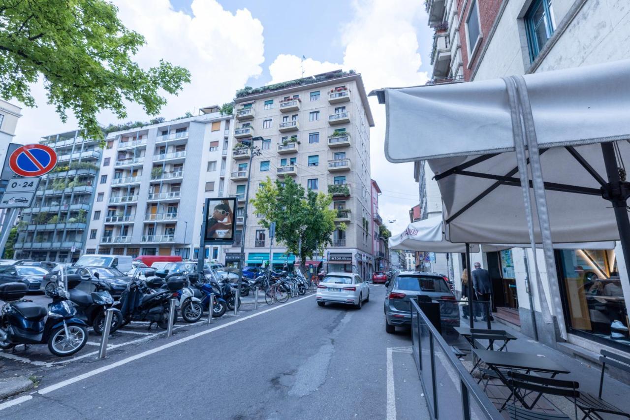 Milan Flat 5 Min From Duomo With Park For Small Cars Buitenkant foto